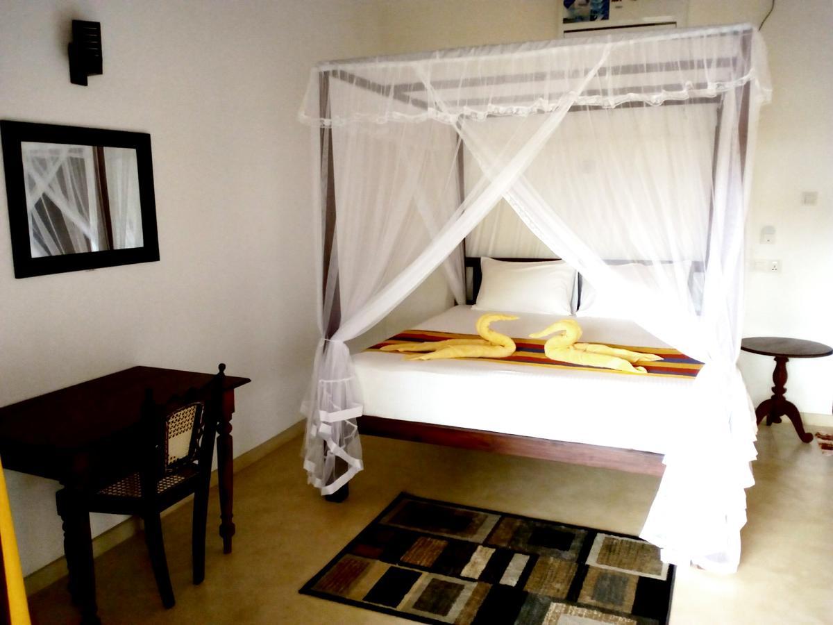 Sleepy Head Guesthouse Unawatuna Kültér fotó