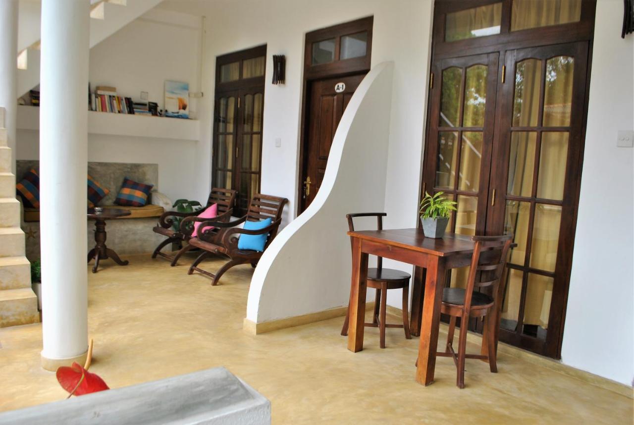 Sleepy Head Guesthouse Unawatuna Kültér fotó