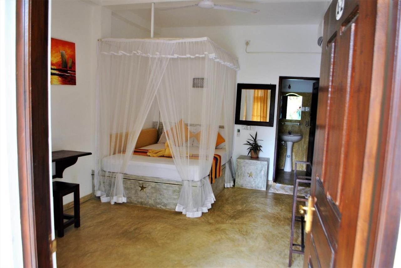 Sleepy Head Guesthouse Unawatuna Kültér fotó