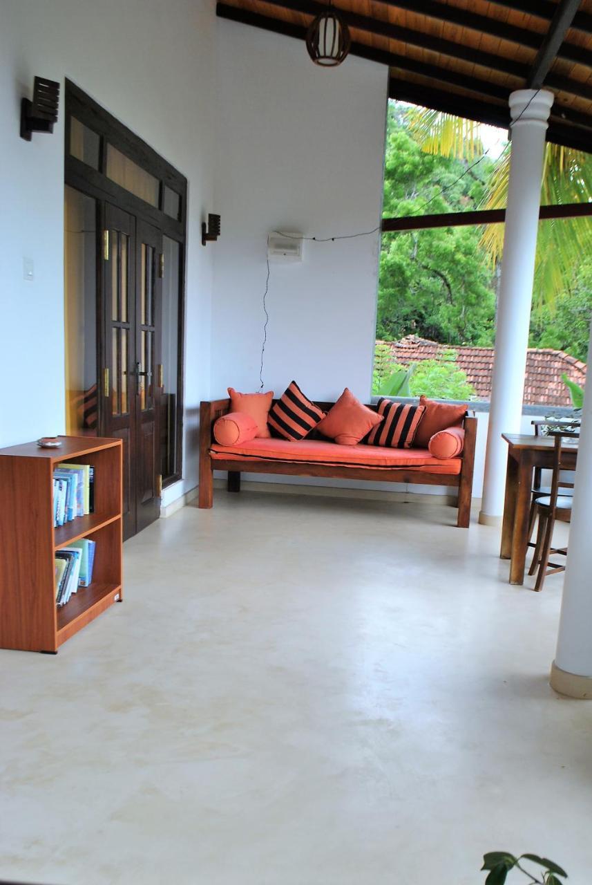 Sleepy Head Guesthouse Unawatuna Kültér fotó
